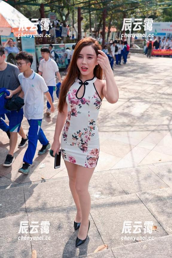 魔镜街拍-婷婷 魔镜街拍 - 身边的黑丝女神:偷偷看婷婷的私拍图集,职场真不过如此!